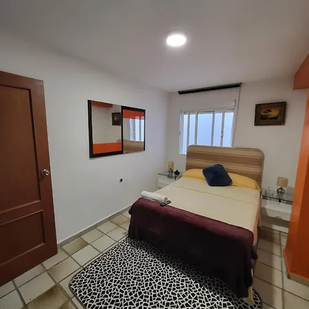 Muy Centrica. Homestay Granada