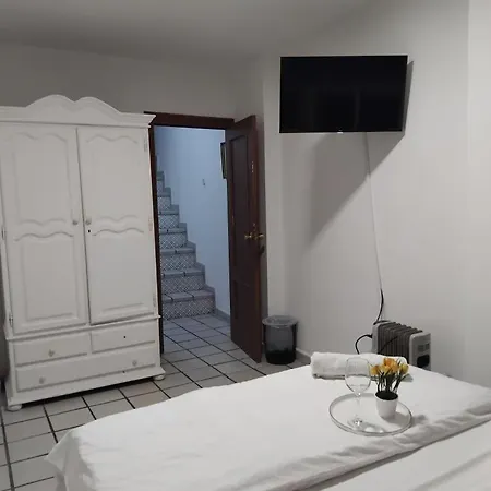 Homestay Muy Centrica. *